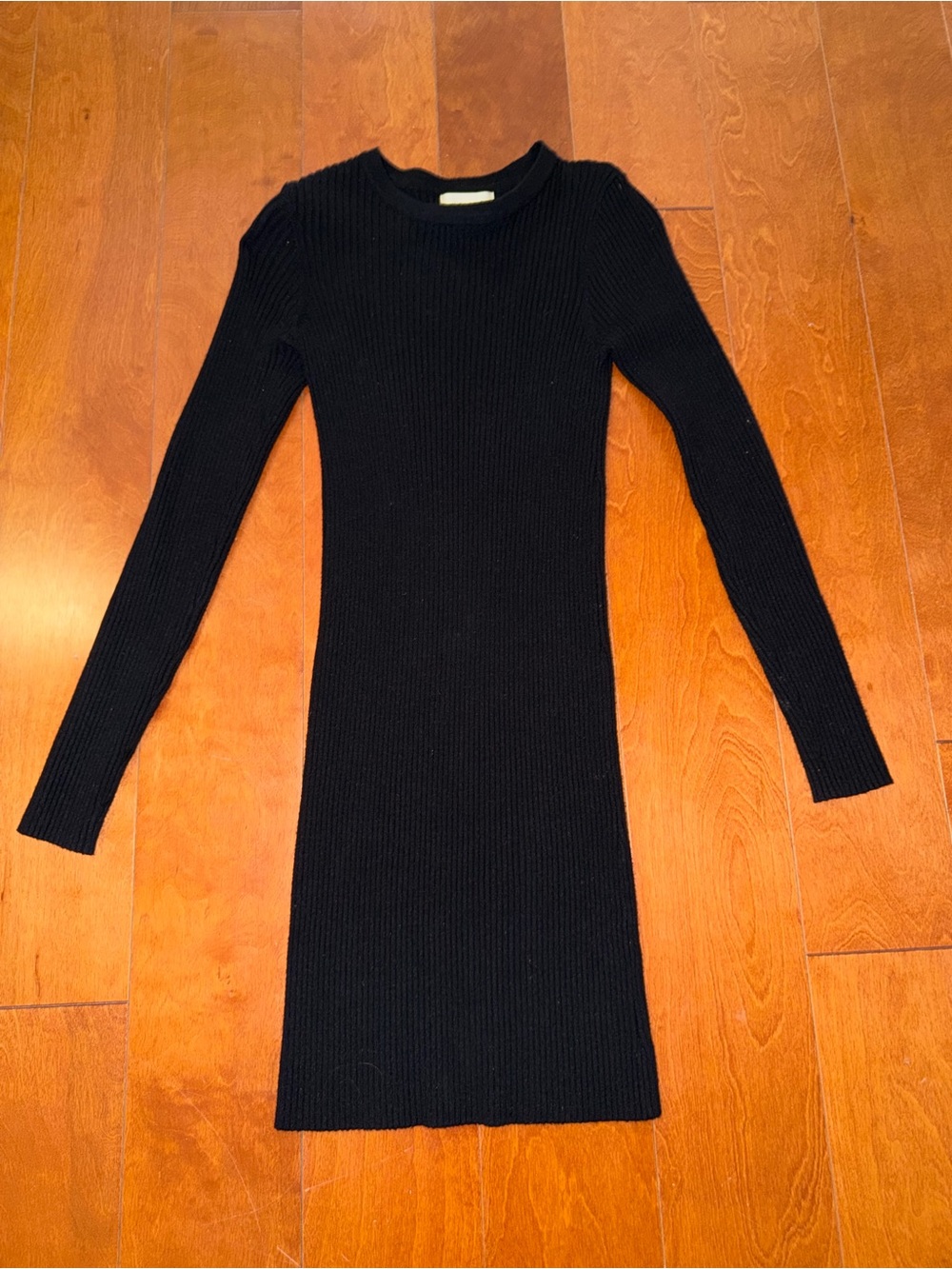 Classic Black Ribbed Long-Sleeve Dress